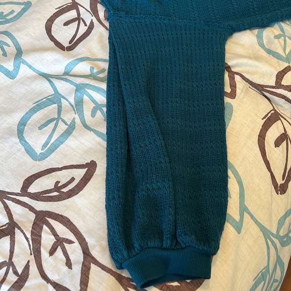 Free people top pullover sweater. - Picture 5 of 10